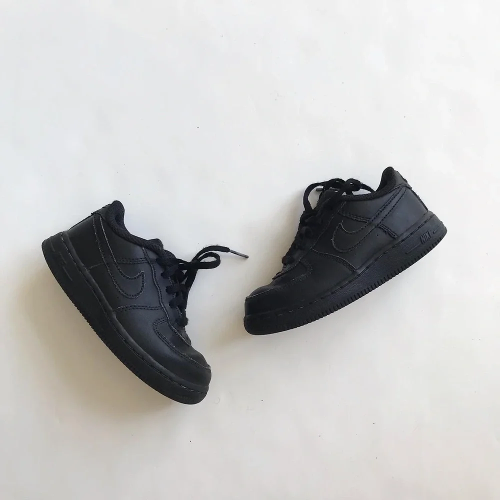 Nike black Air Force 1 EUC size 9